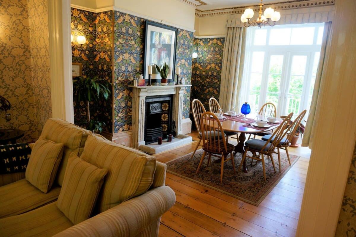 Spacious Town House With Swimming Pool Plymouth Exteriör bild