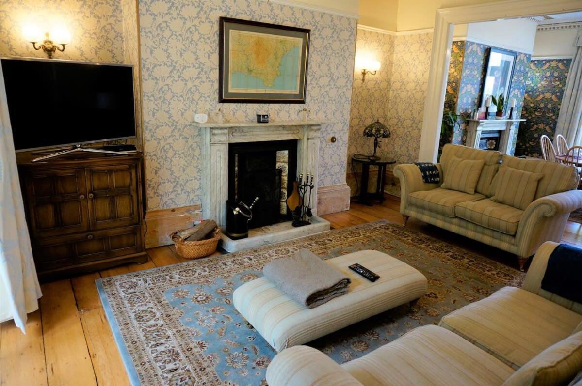 Spacious Town House With Swimming Pool Plymouth Exteriör bild
