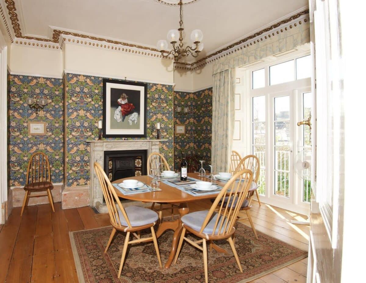 Spacious Town House With Swimming Pool Plymouth Exteriör bild