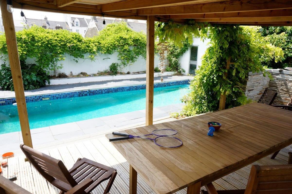 Spacious Town House With Swimming Pool Plymouth Exteriör bild